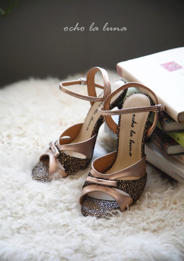 Tango shoes with small bow details